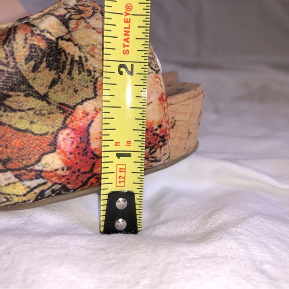 GUESS Gwaero3 Cork Platform Slingback Heels - Picture 8 of 16